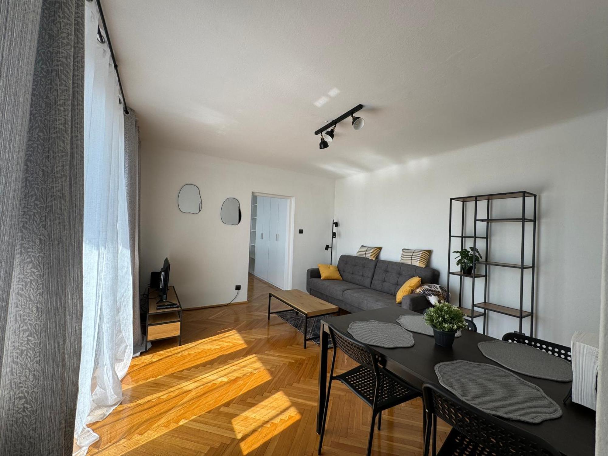 Off Piotrkowska District Apartment