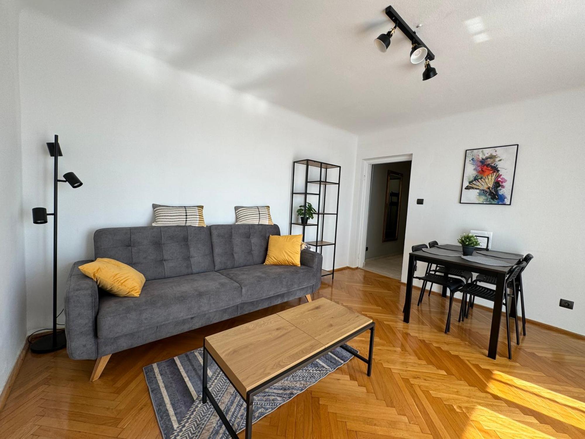 Off Piotrkowska District Apartment